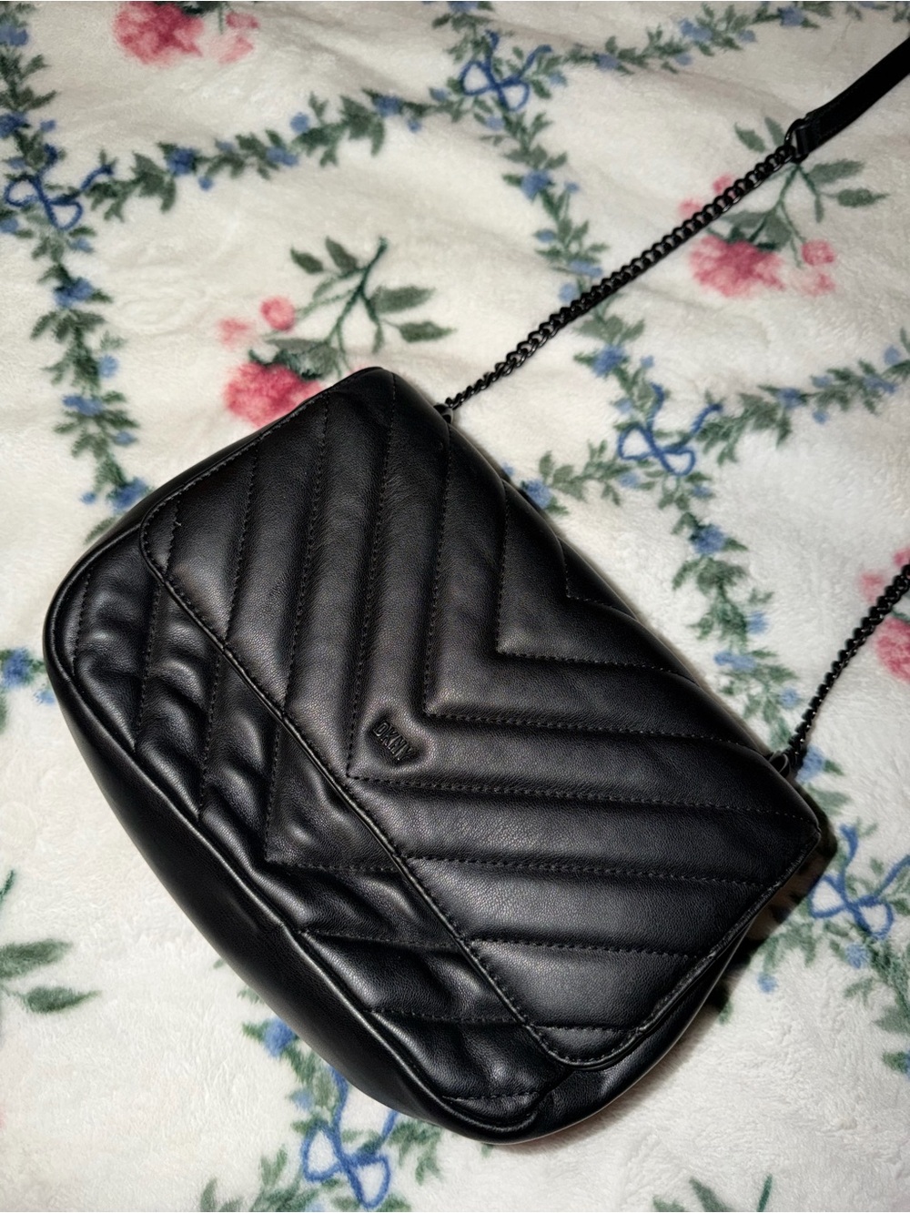 DKNY Black Quilted Crossbody Bag with Chain Strap